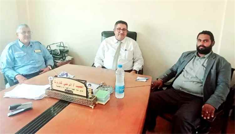 "الدكتور الصولبة" يزور الهجرة والجوازات بعدن ويبارك للعميد الرضي