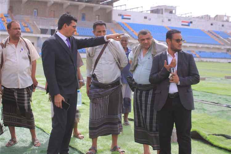 الحالمي وبيبك يناقشان استئناف العمل في ملعب الشهيد معاوية بلحج