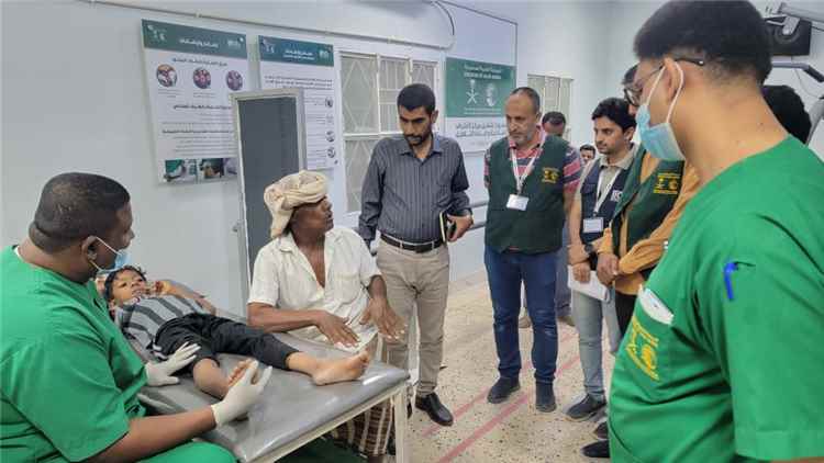 فريق من وزارة الصحة يزور مركز الأطراف الصناعية والتأهيل بسيئون للاطلاع على مستوى الخدمات واحتياجات التطوير