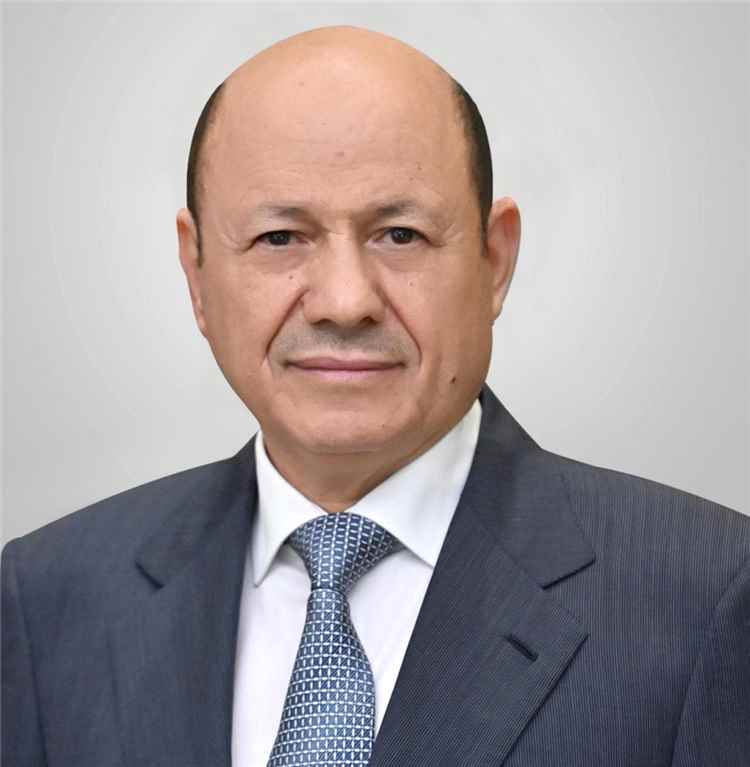 رئيس مجلس القيادة يعزي وكيل اول محافظة تعز