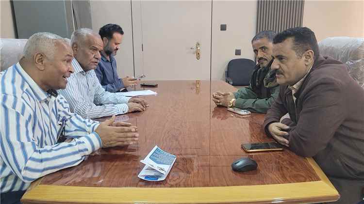 "الداؤودي" يناقش مع قيادة شركة مصافي عدن سبل التعاون المشترك