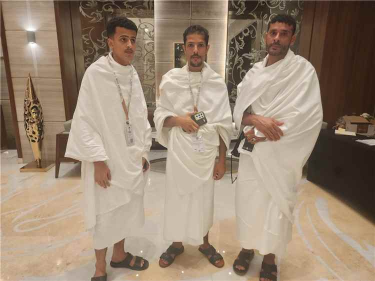وزارة الإعلام السعودية تُكرم أسر شهداء الصحافة  في عدن بمنح حج كاملة