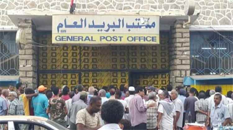 المتقاعدون العسكريون غير المشمولين بالتسويات يطالبون بصرف معاشاتهم المتأخرة قبل العيد