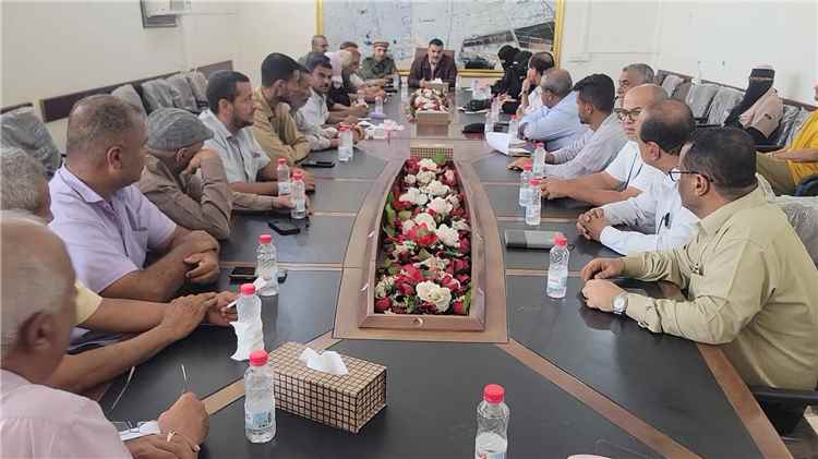 مدير عام المنصورة يوجه المكاتب الخدمية برفع الجاهزية لإستقبال عيد الأضحى المبارك
