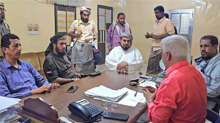 مدير أوقاف خنفر يرافق قائد قوات الأمن الوطني بأبين في جولته التفقدية