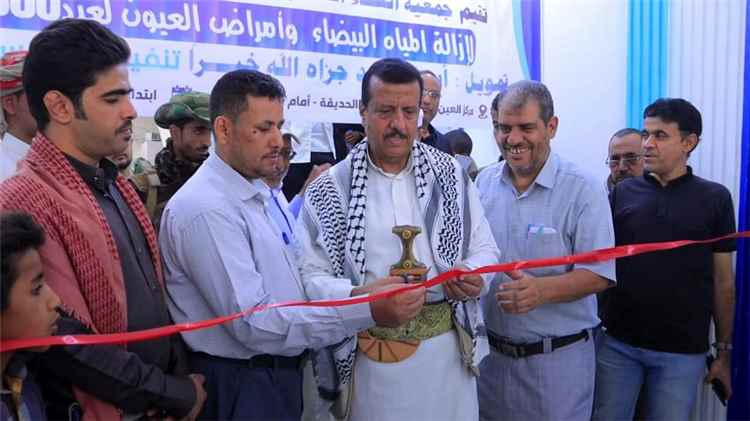 وكيل مأرب يدشن مخيم طبي خيري لإجراء 500 عملية جراحية مجانية لإزالة المياه البيضاء