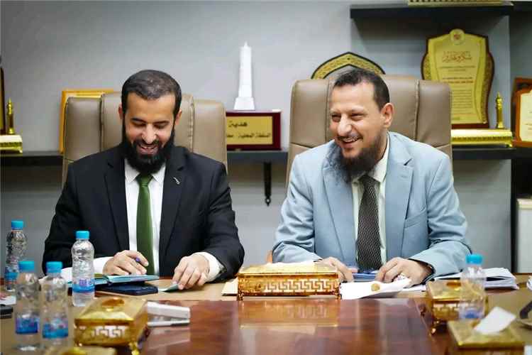 شيخ والرباش يناقشان آليات العمل المشترك في القطاعات الخدمية والتنموية والأمنية بين المحافظين