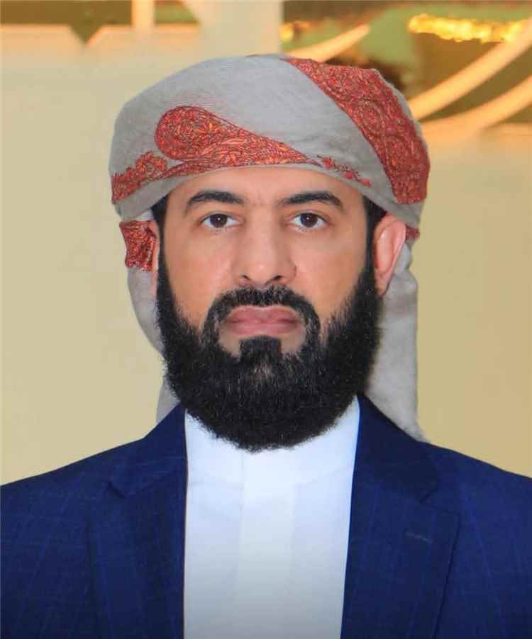 محافظ أبين يوجّه بصرف حافز مالي لـ4919 من المعلمين والمعلمات المتطوعين