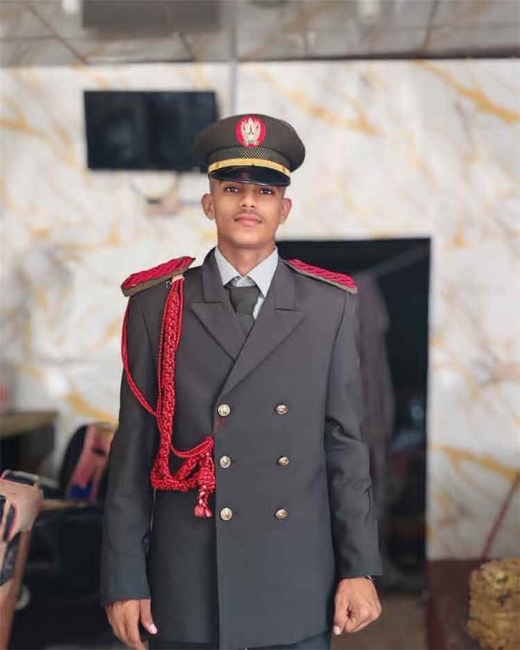 الدفعة 53 حربية تشيد بجهود مساعدها أنيس الداعري