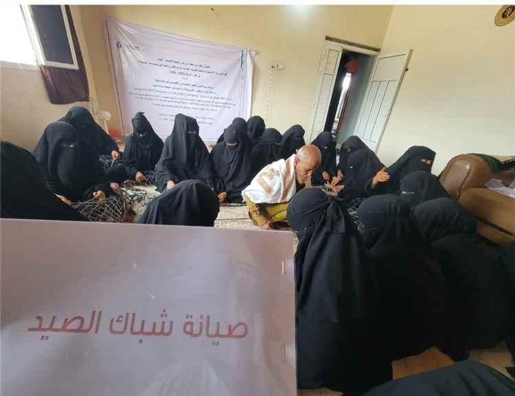 تدشين دورة تدريبية في حياكة الشباك للنساء الساحليات برأس عمران