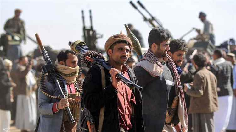 الحوثي يواصل تجويع اليمنيين ويعمّق الانهيار الاقتصادي في البلاد