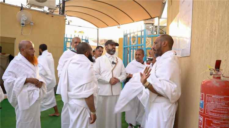 الوكيل المساعد لقطاع الحج والعمرة يتفقد مخيمات حجاج بلادنا بمشعر منى