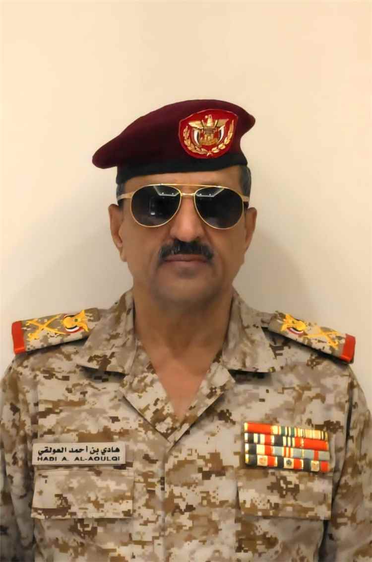 قائد المنطقة العسكرية الثامنة يهنئ القيادة السياسية والعسكرية بمناسبة عيد الاضحى المبارك
