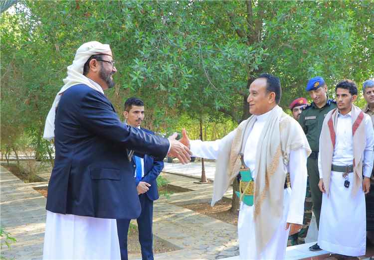 العرادة يستقبل المهنئين بعيد الأضحى ويؤكد أهمية تعزيز التلاحم الوطني