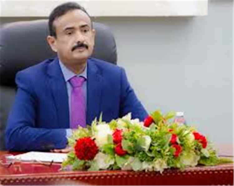 محافظ شبوة يعزي هاتفياً شقيق ونجل الرئيس الراحل عبدربه منصور