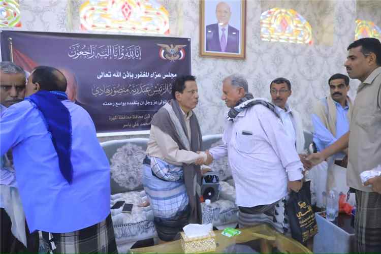 محافظ المهرة يستقبل جموع المعزين في وفاة فخامة الرئيس السابق عبدربه منصور هادي