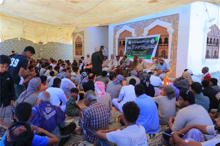 أبناء «آل باحميد» في ساحل حضرموت والمهرة يجسدون قيم التلاحم بلقائهم السنوي الأخوي