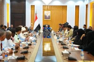المكتب التنفيذي بحضرموت يعقد اجتماعه الدوري ويعلن عددًا من الإجراءات الإسعافية لملف الكهرباء