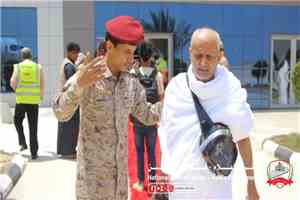 مدير مطار الغيضة الكابتن بن حميد : نشيد بالجهود التي تبذلها قوات درع الوطن بقيادة بن سديف