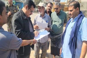 مدير عام المنصورة يدشن مشروع استكمال مكاتب السلطة المحلية