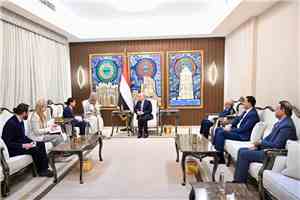 دعم بريطاني متجدد للحكومة اليمنية وتأكيد على تعزيز الأمن والإصلاحات الاقتصادية