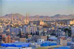 العثور على شيخ قبلي مقتولًا داخل سيارته جنوب صنعاء
