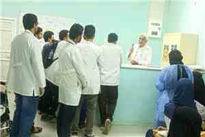 عدن.. تدشين البرنامج التطبيقي لطلبة جامعة العلوم والتكنولوجيا في مجال الاسهالات المائية بمستشفى الصداقة
