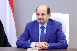 رئيس مجلس الوزراء وزير الخارجية يلتقي رئيس أركان قوات درع الوطن في عدن