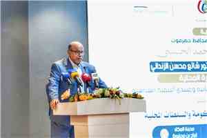 عضو مجلس القيادة محافظ حضرموت يدعو إلى توسيع صلاحيات السلطات المحلية وتعزيز اللامركزية