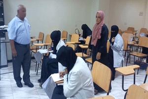 مدير مستشفى الصداقة يدشن الامتحان الكتابي للعلوم الأساسية لبرنامج ماجستير أمراض النساء والتوليد في عدن
