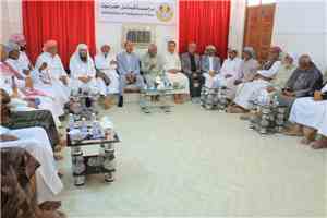 الوكيل بارباع يناقش مع مرجعية قبائل حضرموت الأوضاع الخدمية والاستقرار الأمني