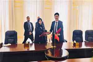 مستشار بوزارة الإعلام ينتقد حجم المنحة الصينية وآليات التمويل الغربي في اليمن