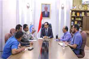 الوزير البكري يبحث أوضاع الأندية والبنية التحتية في تعز