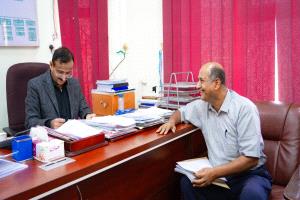 المحافظ بن الوزير يطّلع على تقارير إنجاز المسوحات الإحصائية ويؤكد على تعزيز العمل الإحصائي بالمحافظة