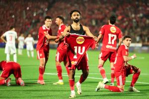 الأهلي يشعل الصراع على لقب الدوري المصري بفوز عريض على المتصدر الزمالك