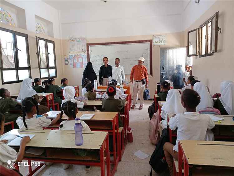 القائم بأعمال مدير تربية خنفر يطلع على سير العملية التعليمية في عدد من مدارس المديرية