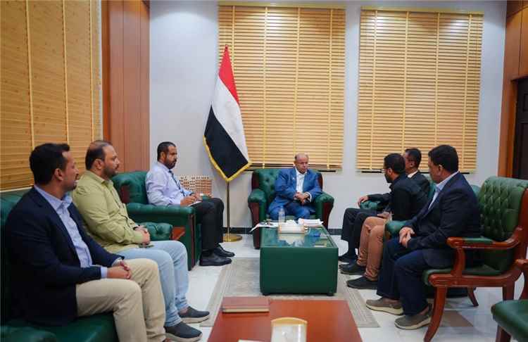 عضو مجلس القيادة محافظ حضرموت يطلع على مشروع تعزيز الاقتصادات المحلية وسبل العيش المستدامة بحضرموت