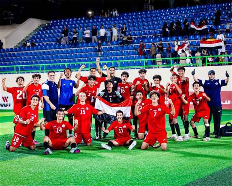 العيسي يهنئ بعثة منتخب الناشئين بالتأهل إلى نهائي بطولة غرب آسيا