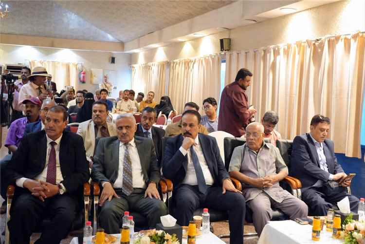 وزير الأشغال يفتتح ورشة حول المرونة المجتمعية في عدن