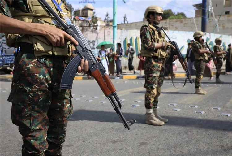 رفض الأهالي القتال يدفع الحوثيين لسحب وحدات أمنية من صنعاء والزج بها في الجبهات