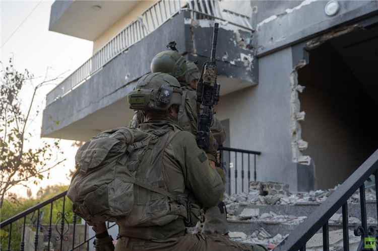 توتر متصاعد جنوب لبنان .. إسرائيل تشق طريقاً عسكرياً وتلوّح ببقاء طويل يمتد لسنوات