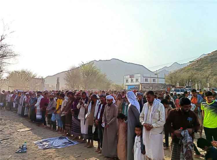 أهالي رخمة بيافع رصُد يوجهون مُبادرة عاجلة لتشغيل البئر الجوفية لمواجهة أزمة المياه