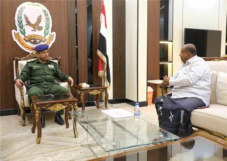 العميد الجابري يناقش تعزيز الأمن وإنشاء مركز شرطة في منطقة حول بمديرية يبعث