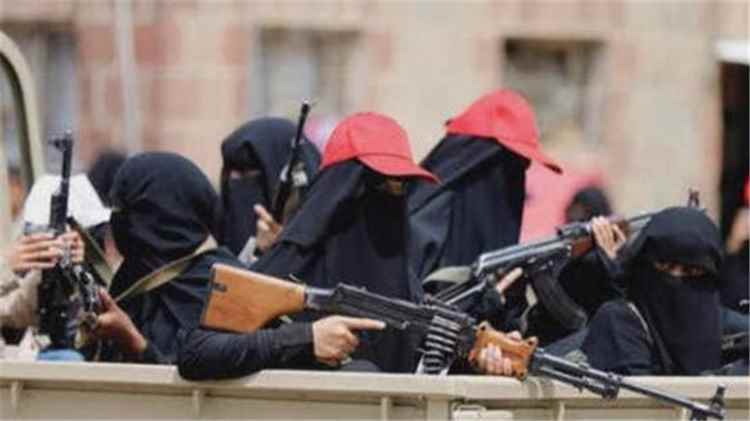 الزينبيات تنتشر في ريف تعز.. ومنازل قيادات عسكرية تتعرض للمداهمة والتفتيش