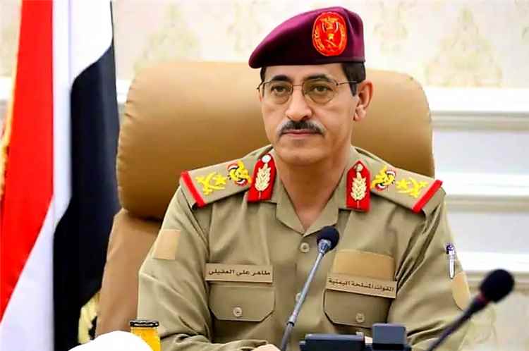 وزير الدفاع يرفض طلباً تقدمت به جماعة الحوثي.. فما هو؟