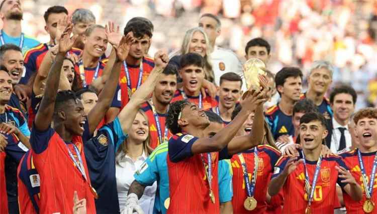 "فيفا" يعلن التصنيف العالمي الجديد للمنتخبات