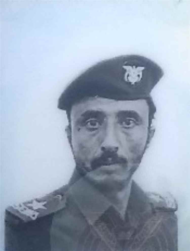 نائب مدير شرطة السير بمحافظة أبين يعزي في استشهاد البطل الملازم محمد سعيد مسعد الهالك الكازمي.