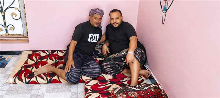 القائد محمد الصامتي يزور منصب كلد للاطمئنان على صحته