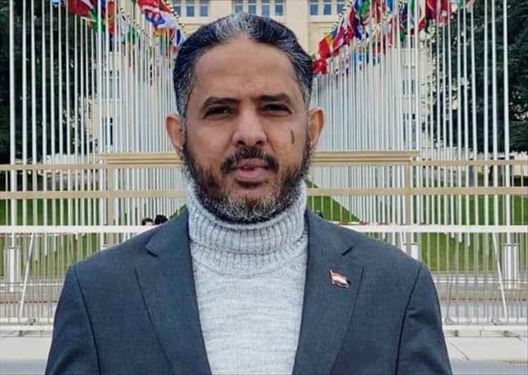 صلاح باتيس يحذّر من الخطاب المناطقي في معركة «فجر اليمن» ويدعو إلى هوية وطنية جامعة