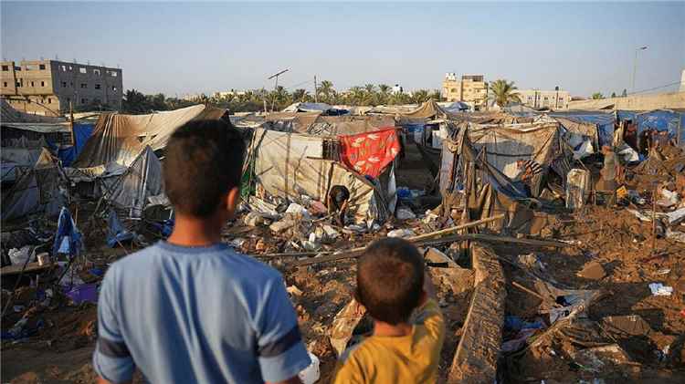 عمليات قصف وإطلاق نار واسعة لجيش الاحتلال الإسرائيلي في قطاع غزة